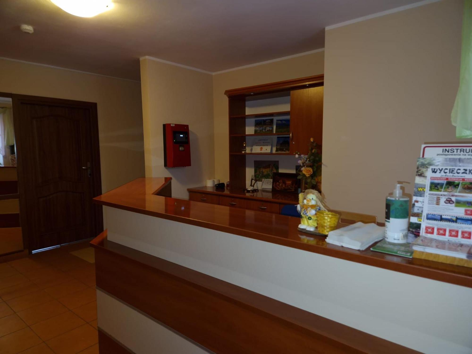 Gosciniec Ustrzycki Hotel Ustrzyki Dolne Bagian luar foto