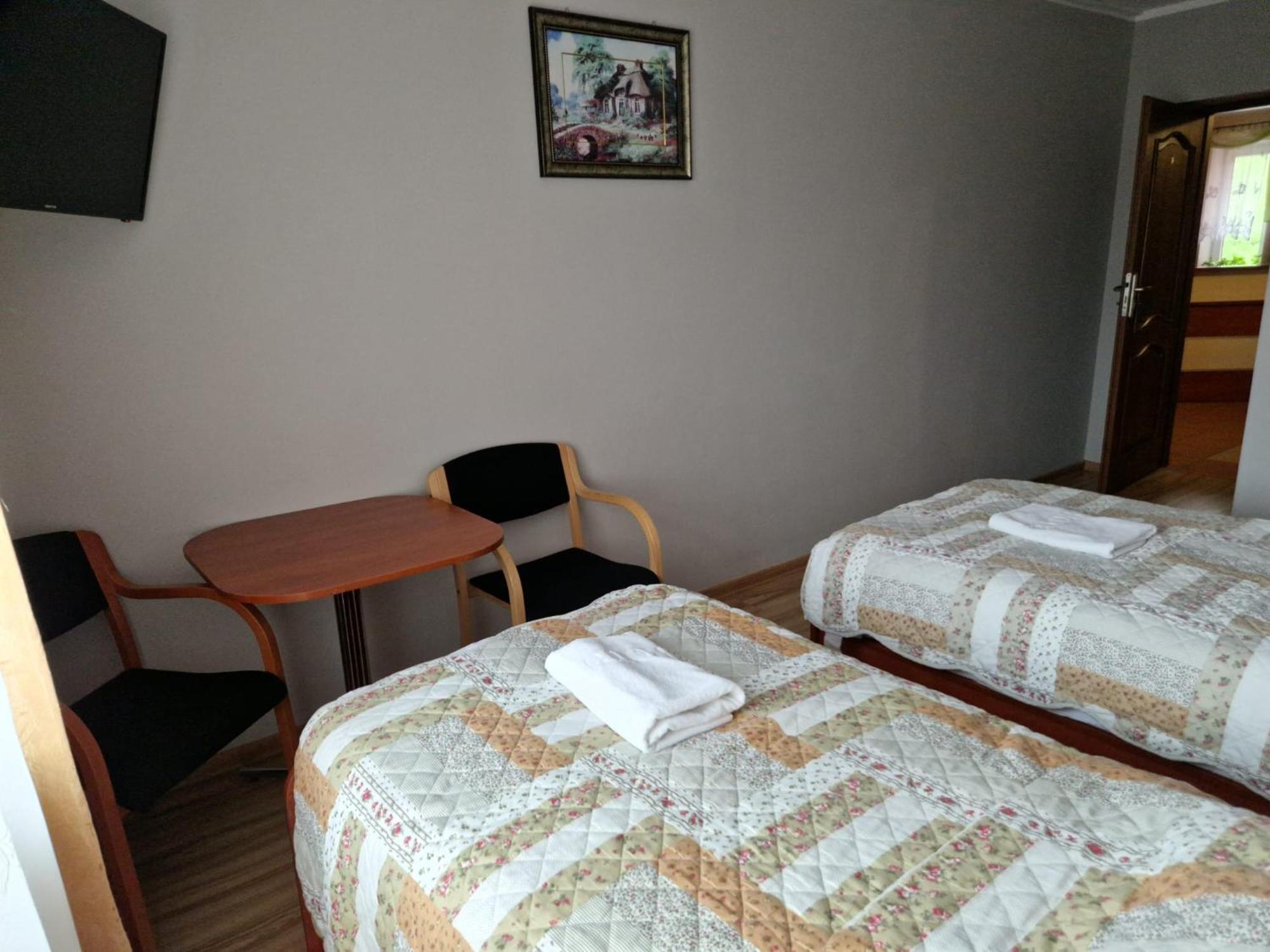 Gosciniec Ustrzycki Hotel Ustrzyki Dolne Bagian luar foto