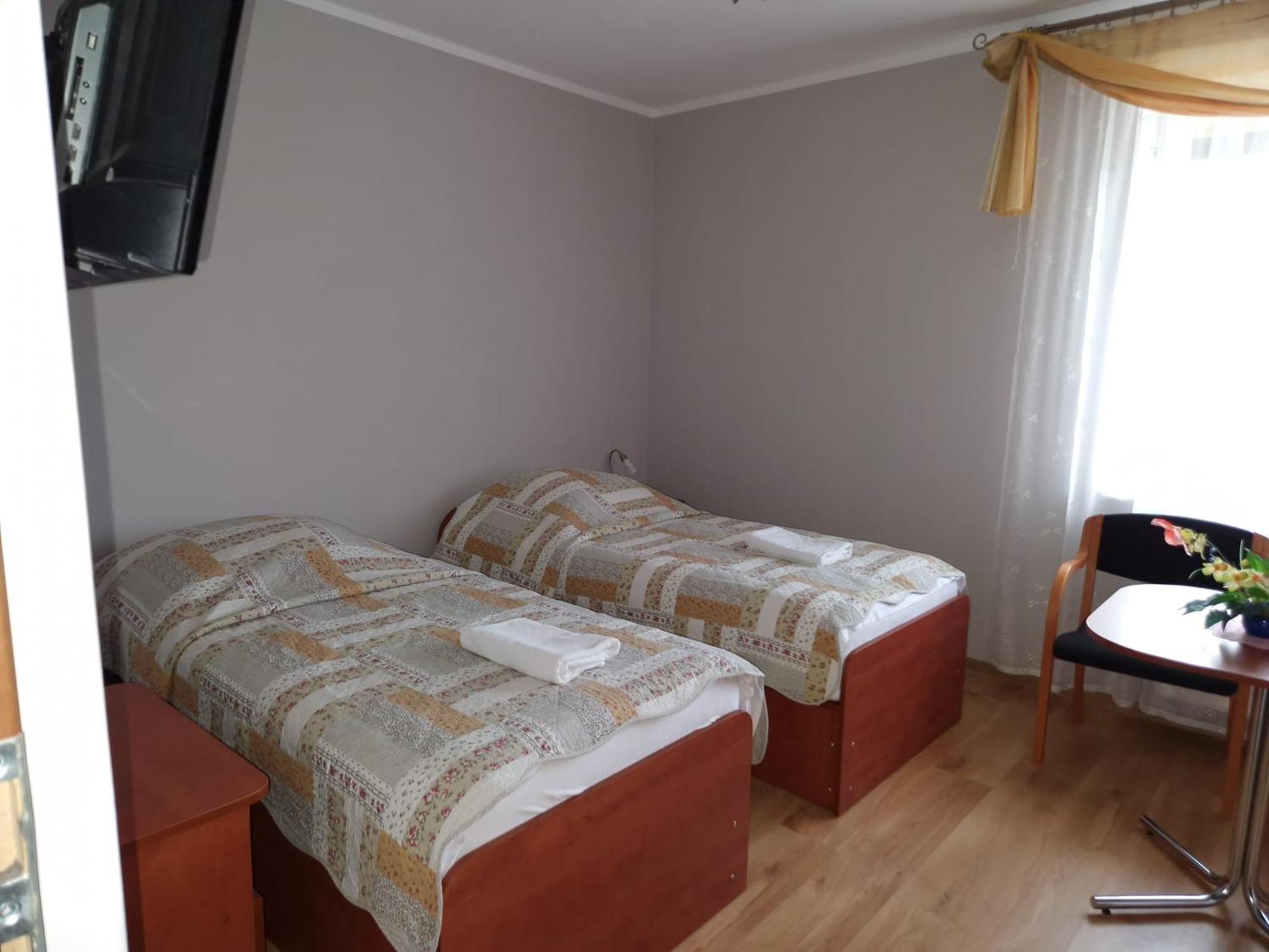 Gosciniec Ustrzycki Hotel Ustrzyki Dolne Bagian luar foto