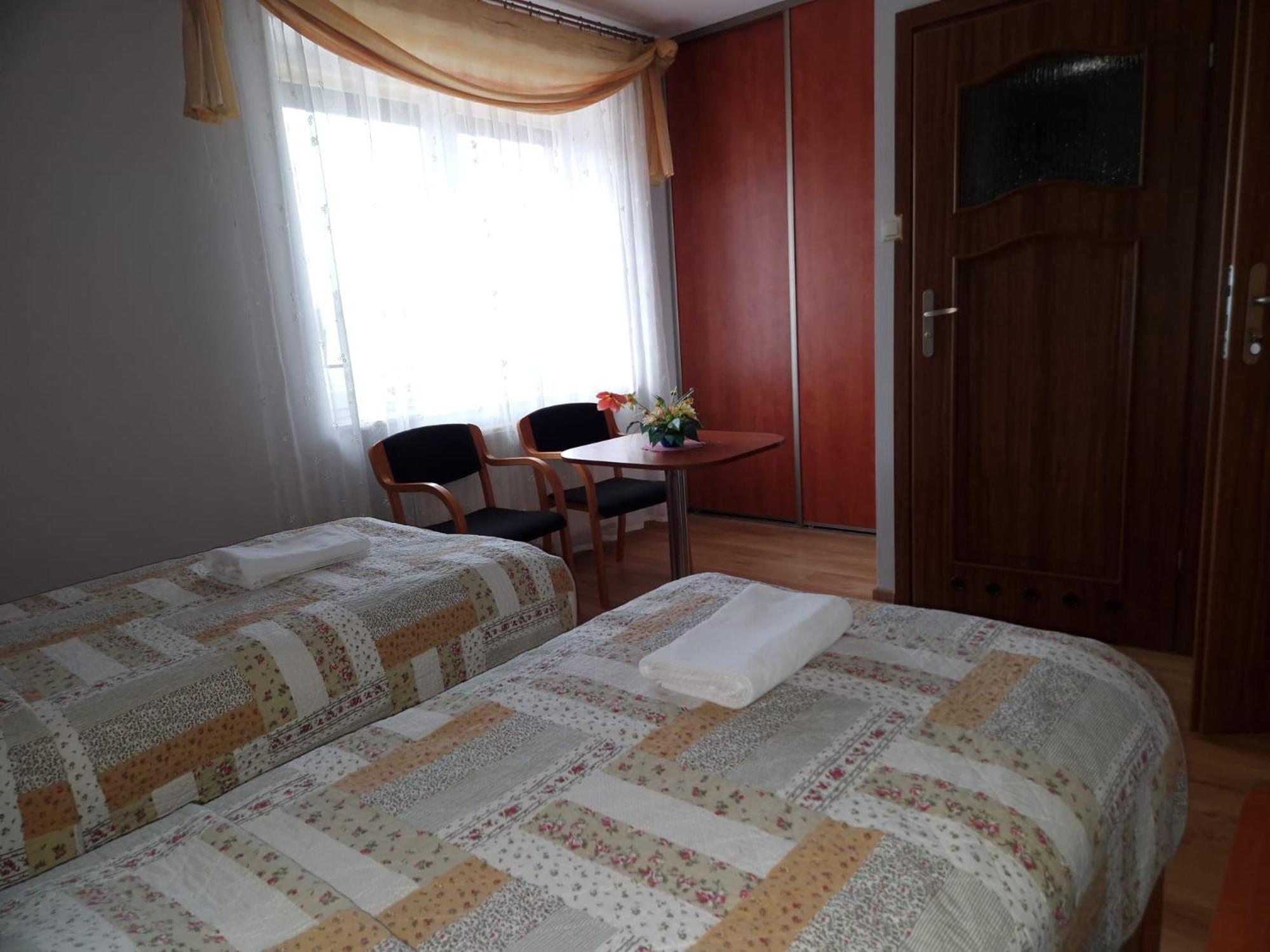 Gosciniec Ustrzycki Hotel Ustrzyki Dolne Bagian luar foto