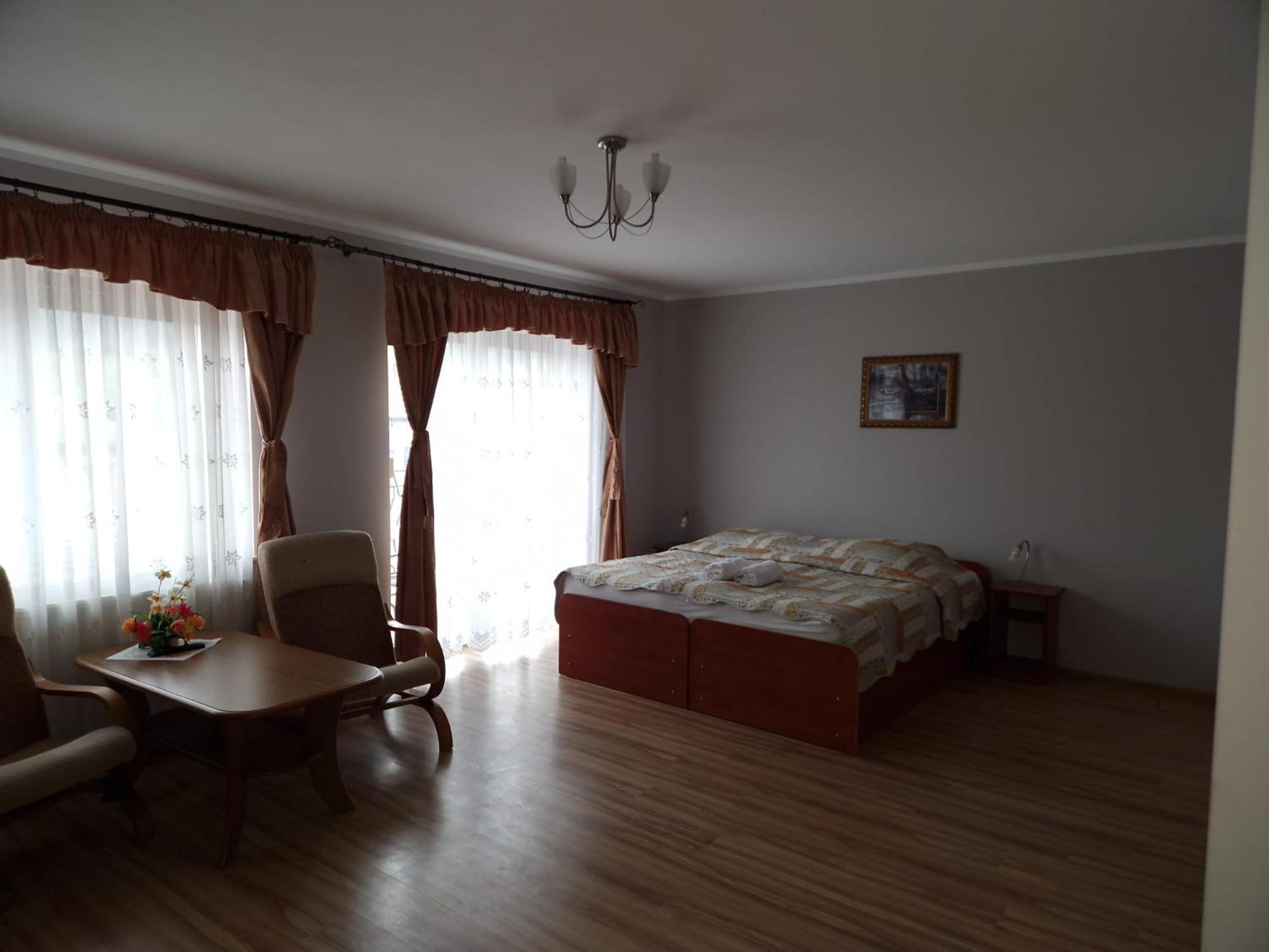Gosciniec Ustrzycki Hotel Ustrzyki Dolne Bagian luar foto